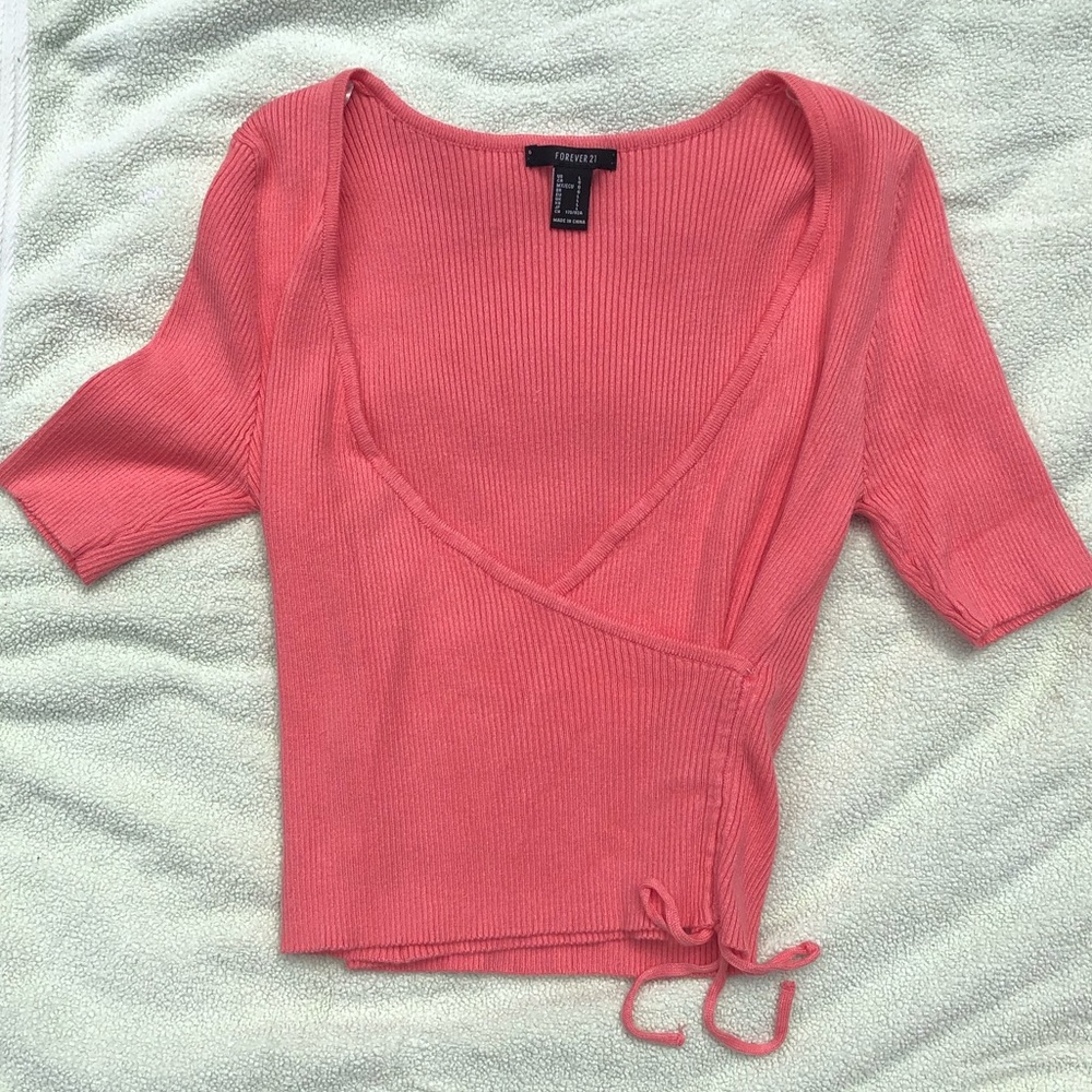 NEVER WORN Forever 21 half sleeve tie top